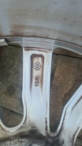 4 x 17" disky + letné pneu originál Volkswagen (Škoda ...) - 4