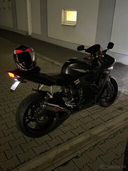 Yamaha R6 - 4