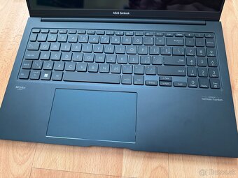 ASUS Zenbook 15 UM3504 - 4