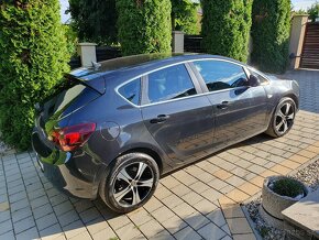 Predám OPEL ASTRA 1.7 CDTI Start/Stop 2012 - 4