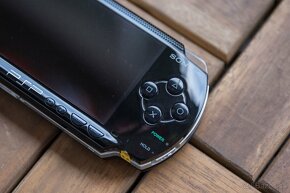 Sony PSP 1004 'piano black' 32 GB - 4