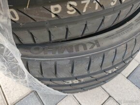 Pneu 225/35 R20 - 4