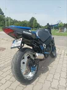 Suzuki GSX-R 750 - 4