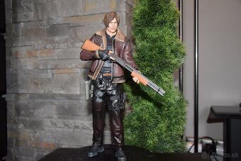 Resident Evil Leon Kennedy - 4