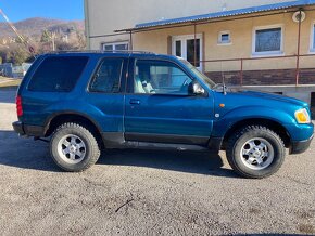 Ford Explorer 4x4 - 4