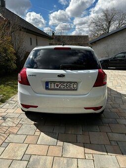 Kia Ceed 1.4 16V 66KW/2010 - 4