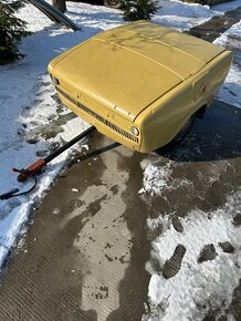 Predam prives s papiermi vyrobeny z vozidla Skoda - 4