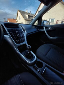 Opel Astra Sports Tourer - 4