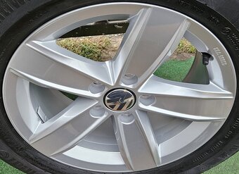 Atraktívne, takmer nové originálne disky VW - 5x112 r16 - 4