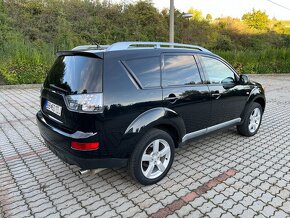 Mitsubishi Outlander 2.4 MIVEC Intense 4WD - 4