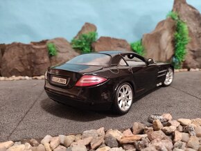 Prodám model 1:18 Mercedes Benz SLR - 4