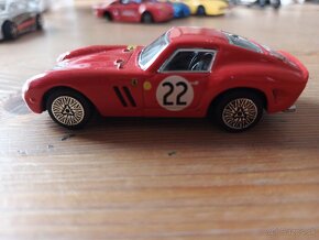 Zberateľské autíčko (Ferrari 250 GTO) - 4