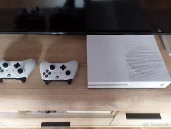 Xbox One S  1tb - 4