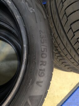 Pneu 235/50r19 - 4