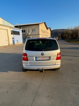 Predám Vw touran , 1.9 tdi 74 kw , 7-miestne , ťažné - 4