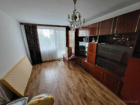 Na predaj veľký 1 izbový byt s dvomi balkónmi 45 m2  - 4