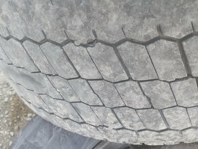 Predám 245/70 R17,5 Kama - 4