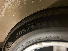 BMW - zimná sada 205/65 R15 - 4