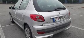 Predám Peugeot 206+  1.2 benzin 94000km - 4