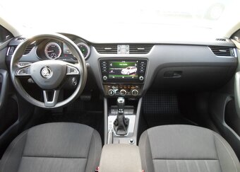 Škoda Octavia Combi 2.0 TDI DSG Panorama - 4