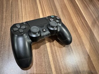 PlayStation 4 PRO 1TB - 4