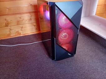 hráčske PC v cene 699e so 8jadrom ryzen 7  a RTX3070Ti - 4