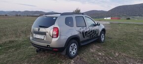 Dacia Duster 1.6 benzín LPG 4x4 REZERVOVANE - 4