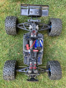 Traxxas E-revo 1:8 VXL RTR - 4