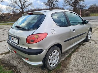 Peugeot 206 1,1 benzín 2. Majiteľ SR - 4