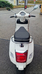 Vespa 300 GTS Super - 4