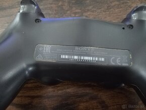 Playstation 4 Dual Shock ovládač + nabíjací kábel - 4