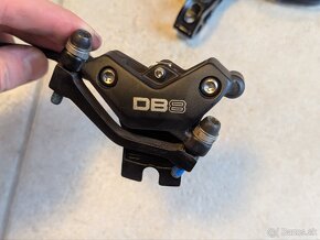 MTB Brzdy SRAM DB8 predna + zadna + kotuce - 4