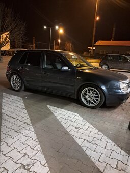 Golf 4 - 4