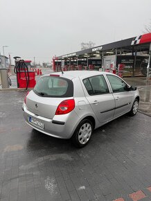 Predam pekný zachovalý Renault clio 1.2 48kw benzín - 4