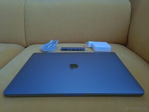 Macbook Pro 15"  A1990 2018 - 4