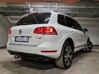 VW Touareg R-line Webasto 4x4 Vyservisovaný 3.0 L 242hp V6 - 4