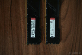 HyperX 32GB DDR4, Crucial BALLISTIX 12GB DDR4 - 4