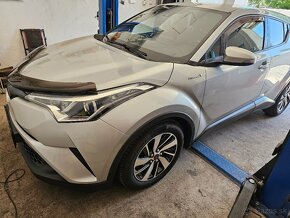 C-HR  1.8 Hybrid - 4