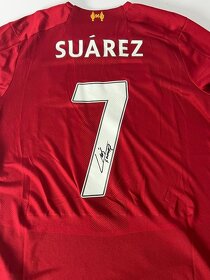 Predám podpísaný dres Luis Suarez s certifikátom - 4