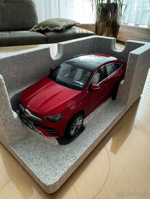 Mercedes benz GLE Coupé 1:18 - 4