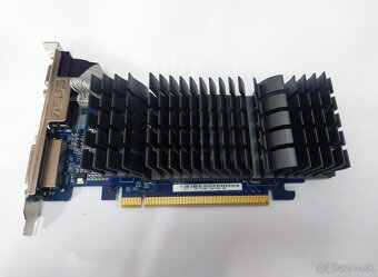 nVidia GeForce GT - 2 GB PCIe - 4