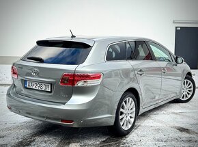 TOYOTA AVENSIS Combi 2.2D4D - 4