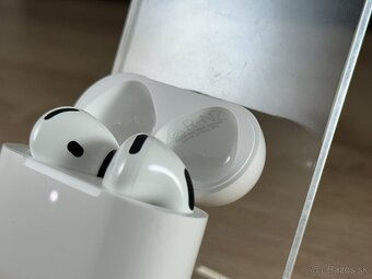 NOVÉ Apple AirPods 4 - 4