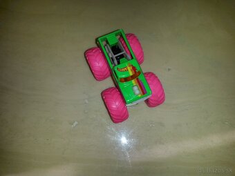 Hot Wheels MONSTER TRUCK - 4