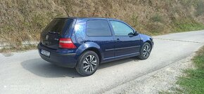 Predám Volkswagen golf 4 r.v. 2002,1,6 benzin - 4