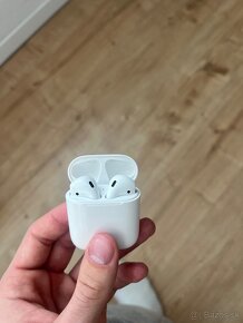 Apple airpods - 4