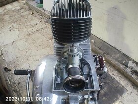 Motor jawa 175 - 4