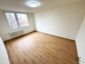 KOMPLETNE REKONŚTRUOVANÝ 3 IZB. BYT S BALKÓNOM, 66M2, HOSPOD - 4