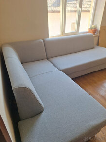 sivý moderný minimalistický gauč - 4