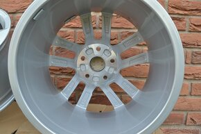 5x112 R17 Hlinikove disky Original Audi A3 - 4